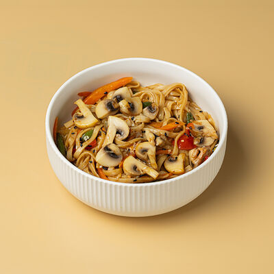 Вок с овощами в Журавль в небе Халяль по цене 500 ₽