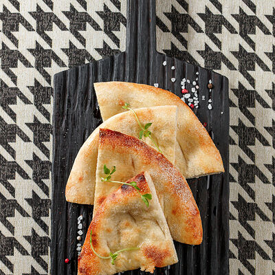 Фокачча с пряным оливковым маслом в Лебовски Пицца и Боулинг по цене 230 ₽