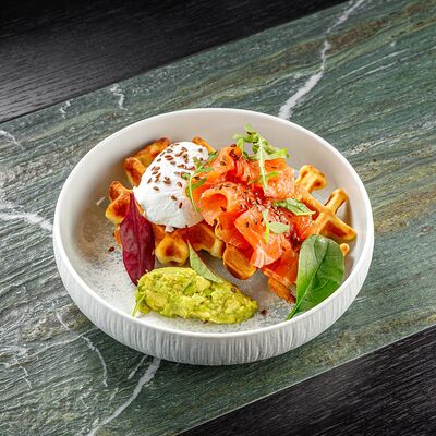 Вафли с форелью в Артхаус по цене 920 ₽