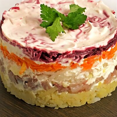 Салат Селёдка под шубой в Пирожковая по цене 165 ₽
