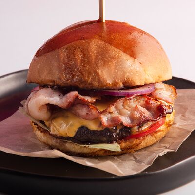 Гамбургер с говядиной и беконом в Союз по цене 634 ₽