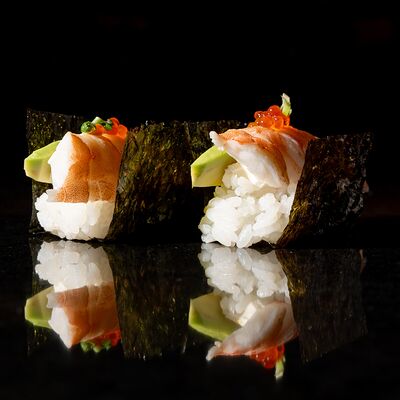 Hand Ролл с креветкой в МОМО по цене 650 ₽