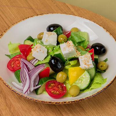 Салат Греческий с кунжутным маслом в Атлас еды по цене 400 ₽