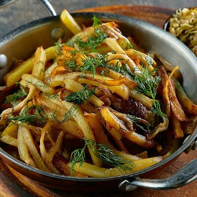 Жареный картофель с грибами в Пряности & Радости на Васильевском по цене 490