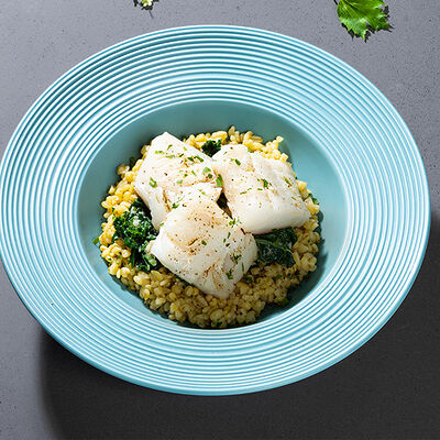 Треска с булгуром и жареным кейлом в Yami Yami по цене 895 ₽