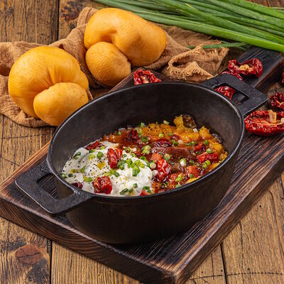 Полента с рагу из говядины, Страчателлой и копченым сыром Скаморца в Сыроварня по цене 980