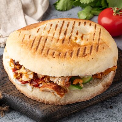 Шаурма в лепешке в Шаурма 24 по цене 385 ₽