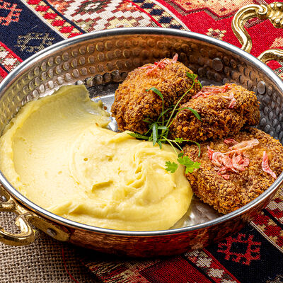 Котлеты из креветок с пюре в Хмели & Сунели по цене 870 ₽