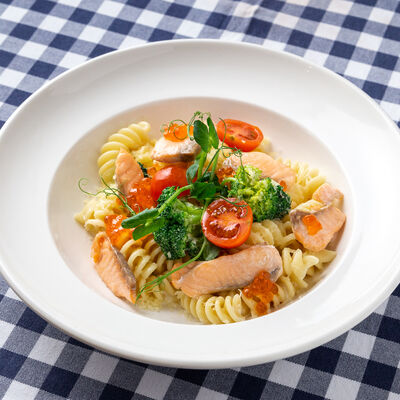 Паста с лососем и брокколи в Trattoria Caffe Del Sole по цене 480 ₽