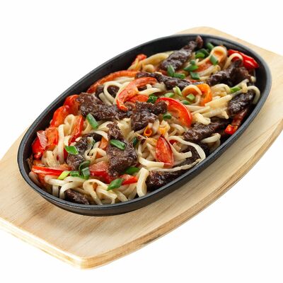 Вок Говядина в кокосовом соусе в Ozaki по цене 339 ₽