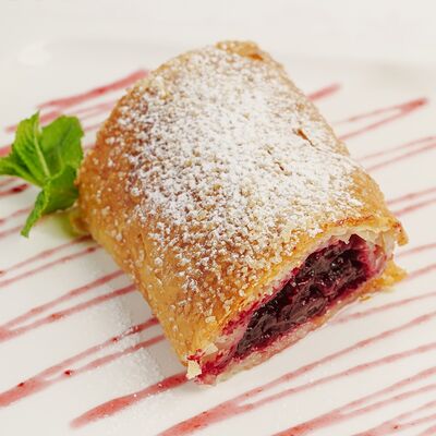 Штрудель Вишневый в Трактиръ Кадриль по цене 396 ₽