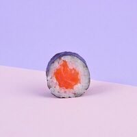 Ролл с лососем в Сироп
