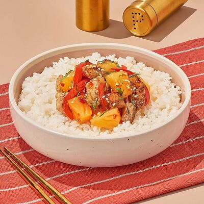 Курица с ананасами и сладким чили в Dostaевский по цене 401 ₽