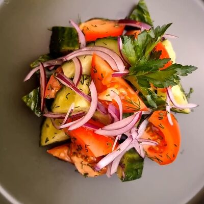 Салат Овощной в Мемфис кафе по цене 330 ₽