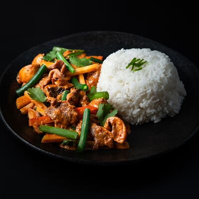 Wok с говядиной спайси в YAMAKASI DZEN SUSHI по цене 1970 ₽