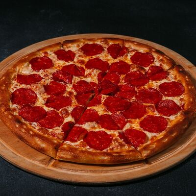 Пицца Пеперони в PANORAMA по цене 590 ₽