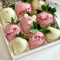 Клубника в шоколаде Мишки в розовом в SweetGift клубника в шоколаде