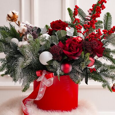 Шляпная коробка из нобилиса №9 в SOK - клубника в шоколаде по цене 6390 ₽