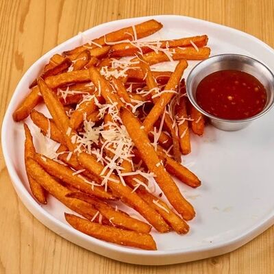 Батат фри в 4 сыра по цене 380 ₽
