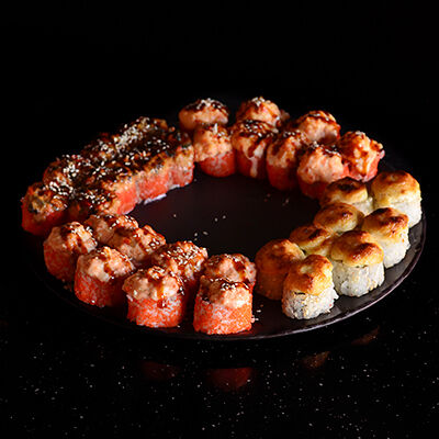 Запеченный сет (32 шт) в La Kitsune по цене 2360 ₽