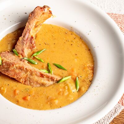 Гороховый суп с копчёностями в Нино по цене 660 ₽