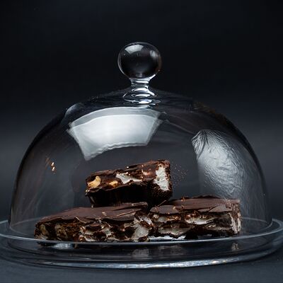 Скалы Дувра шоколад с маршмеллоу и фундуком в Два веселых гуся по цене 595 ₽