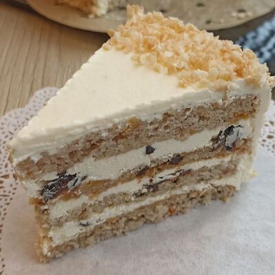 Торт Птифур с черносливом и тыквой в Марсель кафе-кондитерская по цене 277 ₽