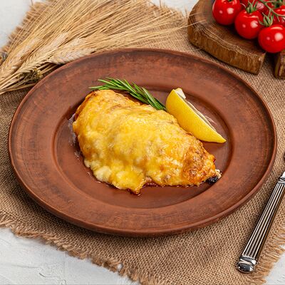 Морской окунь под сыром и томатом в Русская кухня по цене 1070 ₽