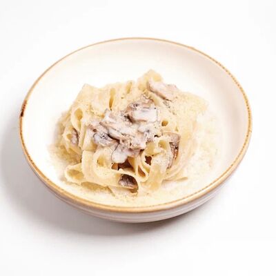 Фетучини с курицей и шампиньонами в ОГОРОДБАР по цене 450 ₽