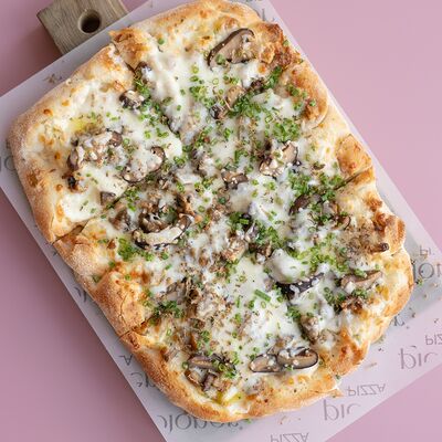 Пицца с груздями в Pioner по цене 1130 ₽