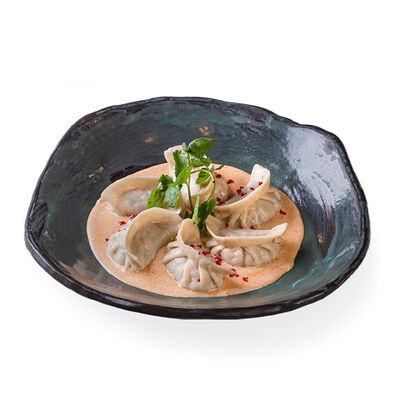 Китайские пельмени с креветкой в соусе Том Ям в Чина по цене 770 ₽