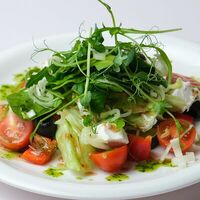 Греческий салат в Cafeshion