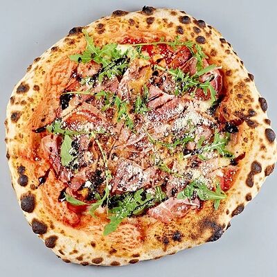 Пицца Прошутто в Кафе Итальянцы по цене 1050 ₽