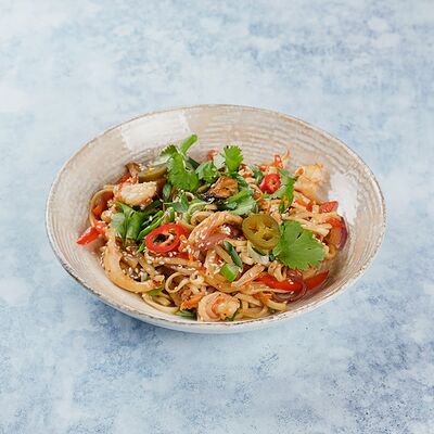 Удон с курицей и овощами в Seabus по цене 630 ₽