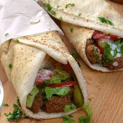 Сэндвич фалафель в питев Shawarma & Bakery по цене 330 ₽