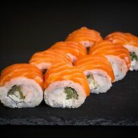 Ролл Филадельфия с креветкой в Кинг Sushi