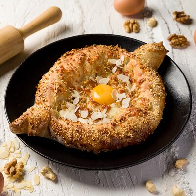 Хачапури Гозлу (ореховый) в Дюшес по цене 1240 ₽