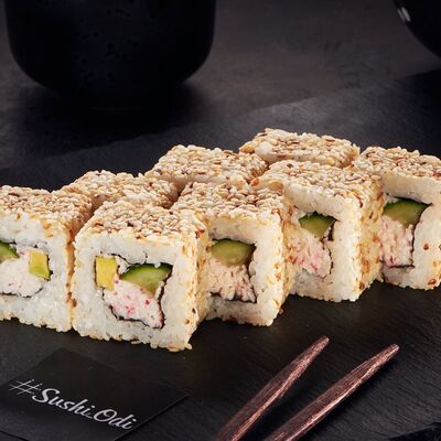 Ролл Калифорния в кунжуте в #SushiOdi по цене 349 ₽