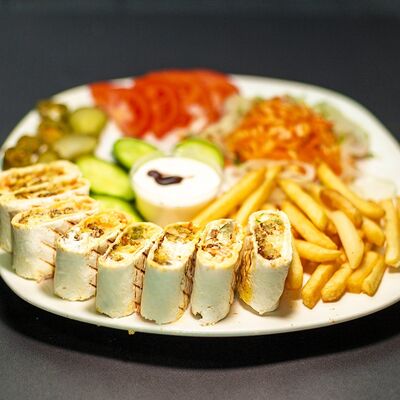 Фалафель на тарелке в Джудос joudos шаверма 12 по цене 525 ₽