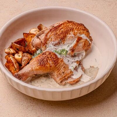 Чкмерули из цыпленка с картофелем и грибами в Хачапури Выпечка и Вино по цене 780 ₽