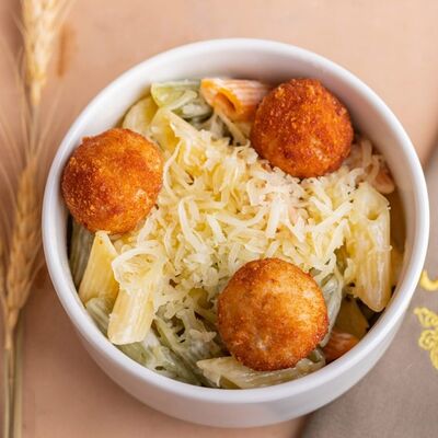 Паста фарфалле с куриными фрикадельками в Мархаба Халяль по цене 552 ₽