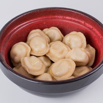 Пельмени на бульоне из местного кваса с дубовым листом в БистроВареничная по цене 260 ₽