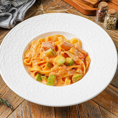 С лососем и овощами в Café Sicilia по цене 980 ₽