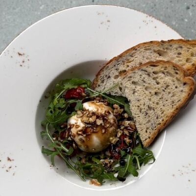 Буратта с запечёнными черри и пестов Сэт по цене 655 ₽