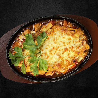 Турецкая сковородка с бараниной в Sultan Kebab по цене 1400 ₽