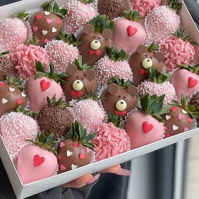 Клубника в шоколаде Мишки в SweetGift клубника в шоколаде по цене 6490 ₽