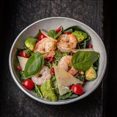 Креветки, авокадо и рукола в Техникум по цене 850 ₽