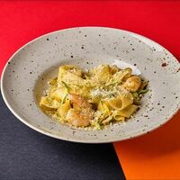 Паста с песто и креветкой в Mesto Sushi & Grill