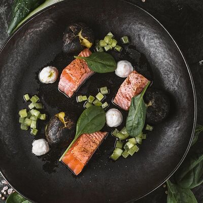 Брюшко семги в кориандре с картофелем в золе в Jesstaurant по цене 830 ₽