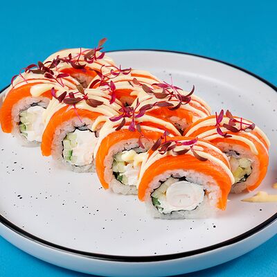 Филадельфия с креветкойв Дарк лава по цене 980 ₽